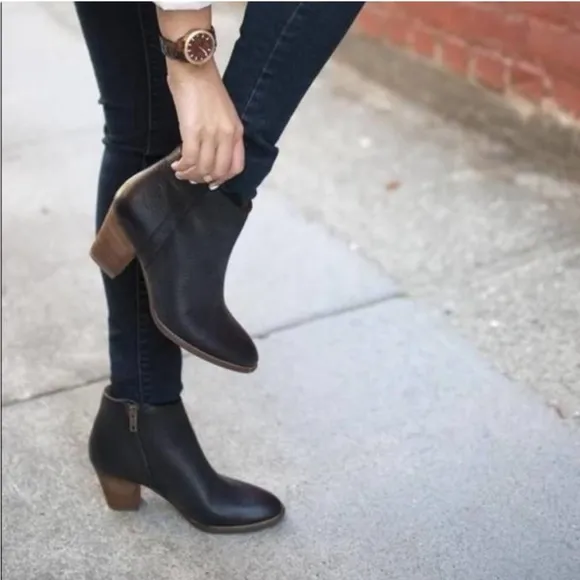 Madewell Billie black leather ankle boots size 8