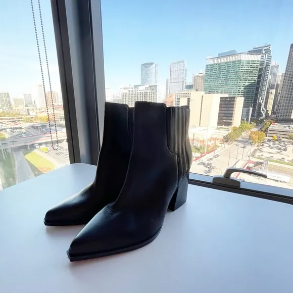 Marc Fisher Mayden Black Leather Sleek Western Pointed Leather Boots Size 10