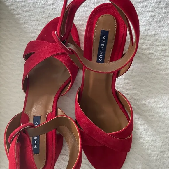 Margaux City Sandals Red with Block Heel and Crisscross Straps New 39 W