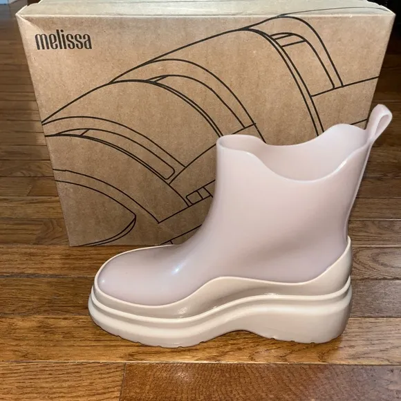 Melissa Made in Brazil Grip Ankle Boots 33593 Light Brown Women’s Size 6 NEW