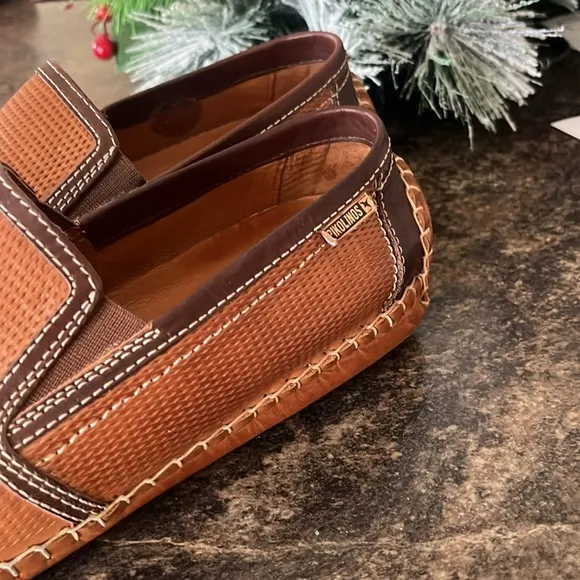 Men’s Pilolinos Leather Loafers