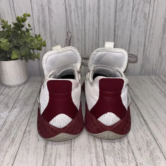 Mens Size 8 Adidas Pro Boost Low Sneakers EUC