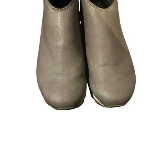 Merrell Ankle Boots Gray Dark Beige Zig Zag Sole Pull On Size 9 J00-378