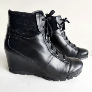 Merrell Smooth Black Leather &amp; Suede Wedge Booties With Non-Slip Lug Tread, Sz 9