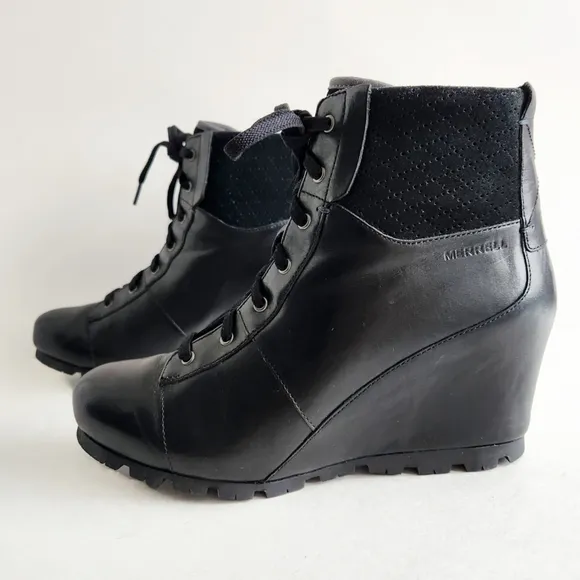 Merrell Smooth Black Leather &amp; Suede Wedge Booties With Non-Slip Lug Tread, Sz 9