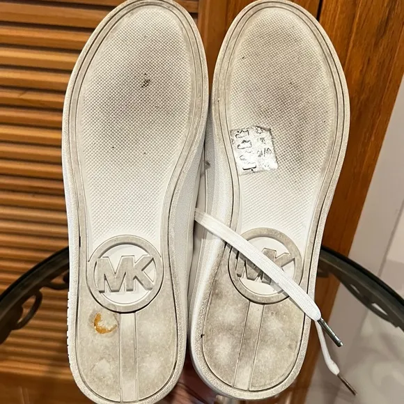 Michael Kors White &amp; Gold Leather Sneakers - 7M ✨💛