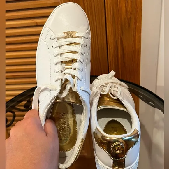 Michael Kors White &amp; Gold Leather Sneakers - 7M ✨💛