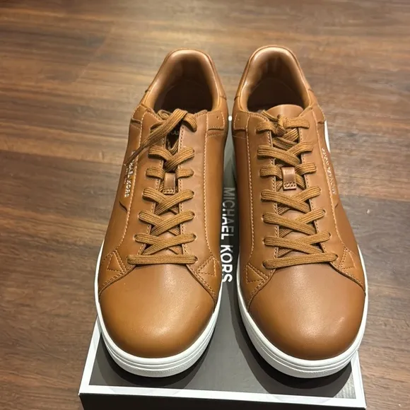 MICHAEL Michael Kors NWT Keating Lace Up Tan Leather Sneakers Sleek Design.