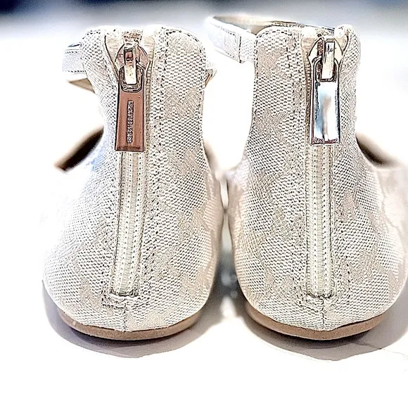 MICHAEL Michael Kors Zaylee Signature Logo Ballet Flats MLS10231C, Girls Size 3.