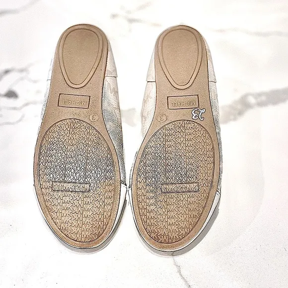 MICHAEL Michael Kors Zaylee Signature Logo Ballet Flats MLS10231C, Girls Size 3.