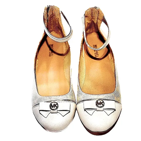 MICHAEL Michael Kors Zaylee Signature Logo Ballet Flats MLS10231C, Girls Size 3.