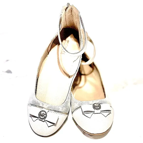 MICHAEL Michael Kors Zaylee Signature Logo Ballet Flats MLS10231C, Girls Size 3.
