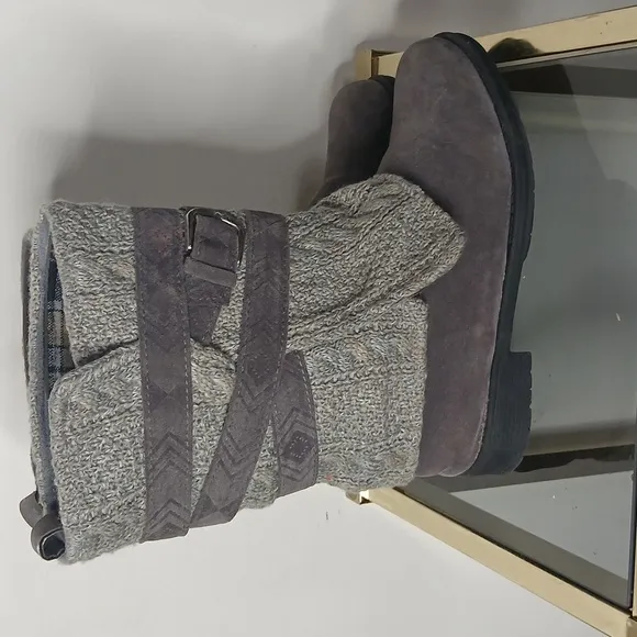 Muk Luks grey wool knit boots size 10