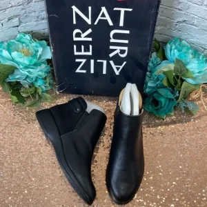 Naturalizer Barita Round Toe Ankle, Black Smooth/Microfiber Booties  7W