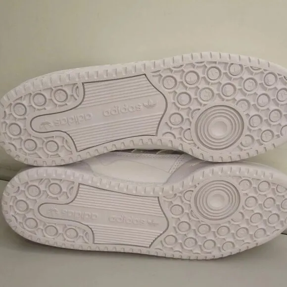 NEW ADIDAS Womens Forum Low Classic Sneaker Athletic Tennis  Round Toe Size 8.5