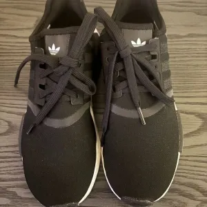 NEW! Adidas Women's Size 7.5 NMD_r1 Sneaker, Black/White/Blue Dawn - 1123
