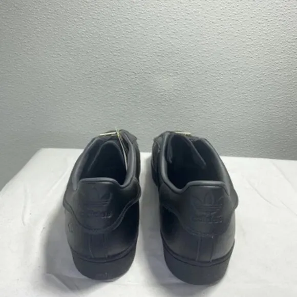 NEW ADIDIAS Black Carbon Low Top Leather Comfort Men Size 11.5 Lace Up Sneaker