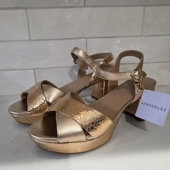 NEW Aerosoles Cosmos Rose Gold Metallic Platform Sandals Size 9