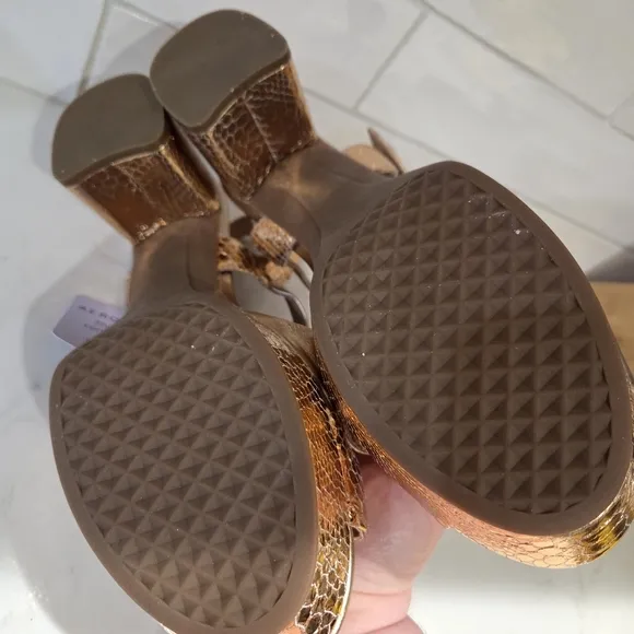 NEW Aerosoles Cosmos Rose Gold Metallic Platform Sandals Size 9