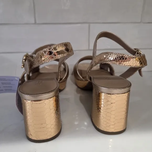 NEW Aerosoles Cosmos Rose Gold Metallic Platform Sandals Size 9