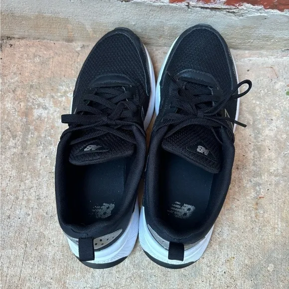 New Balance 545 Mens 6.5 Black Running Sneakers Shoes