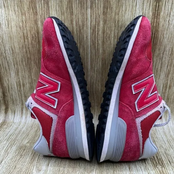 New Balance 574 Men's Size 9.5 D Red Suede Casual Sneakers Shoes‎ ML574ERD