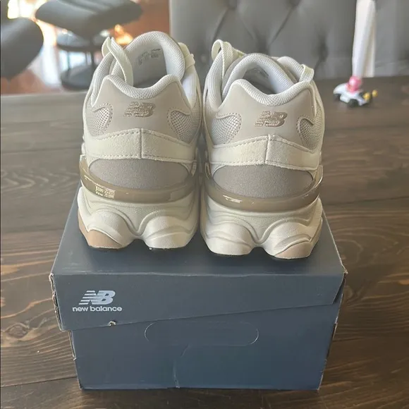 New Balance 9060 Linen/Timberwolf