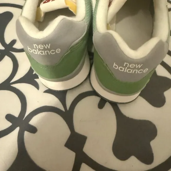 New Balance Kids 574 Green and White Retro Sneakers (new without box)