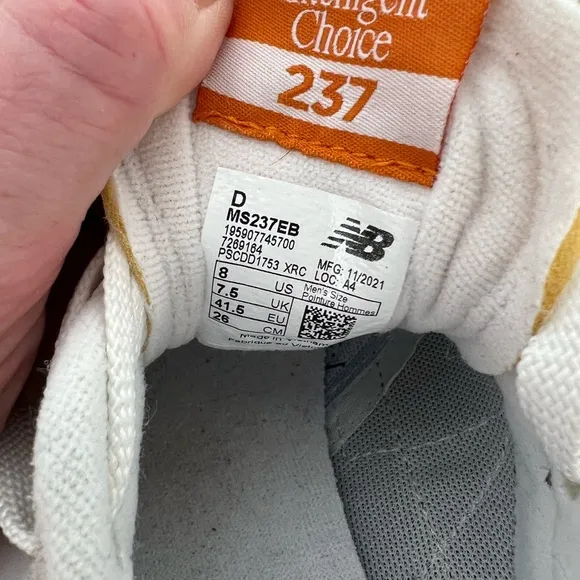 NEW BALANCE THE INTELLIGENT CHOICE 237 SNEAKERS WORN ONCE