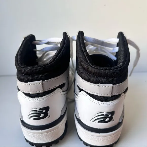 New Balance White and Black Sneakers with Classic Design