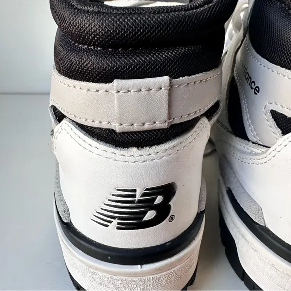 New Balance White and Black Sneakers with Classic Design