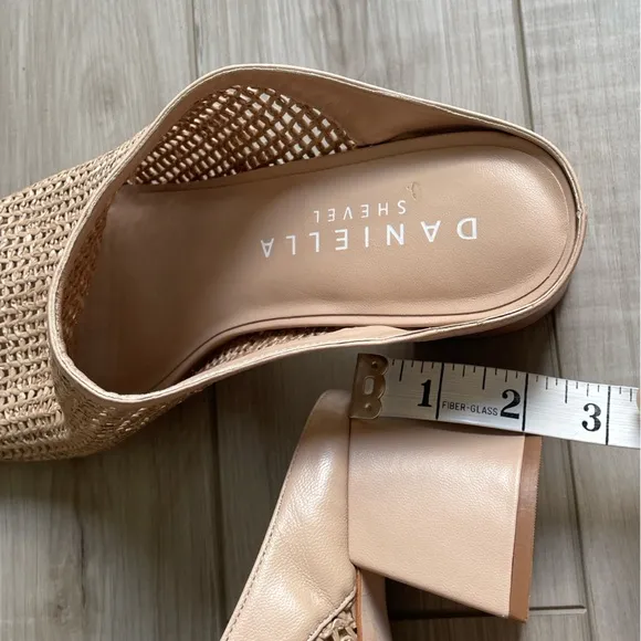 New Daniella Shevel leather rafia sandals size 11