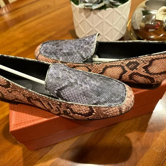 New Donald Pliner Leather Python Print Loafers, Size 9.5