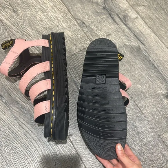 NEW • Dr. Martens • Women’s BLAIRE WOMEN'S PISA LEATHER STRAP SANDALS