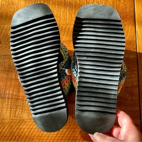 NEW FARM Rio Black Banana Puffy Fluffy Crochet Flip Flops Sandals Rainbow Size 9