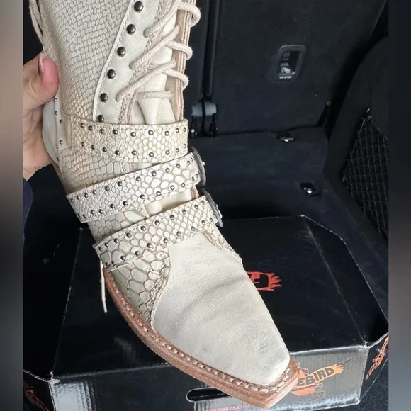 New FreeBird WINNIE boots white snake size 8 new in the box size 8