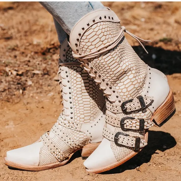New FreeBird WINNIE boots white snake size 8 new in the box size 8