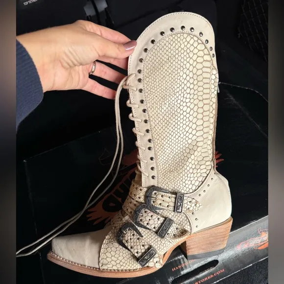 New FreeBird WINNIE boots white snake size 8 new in the box size 8