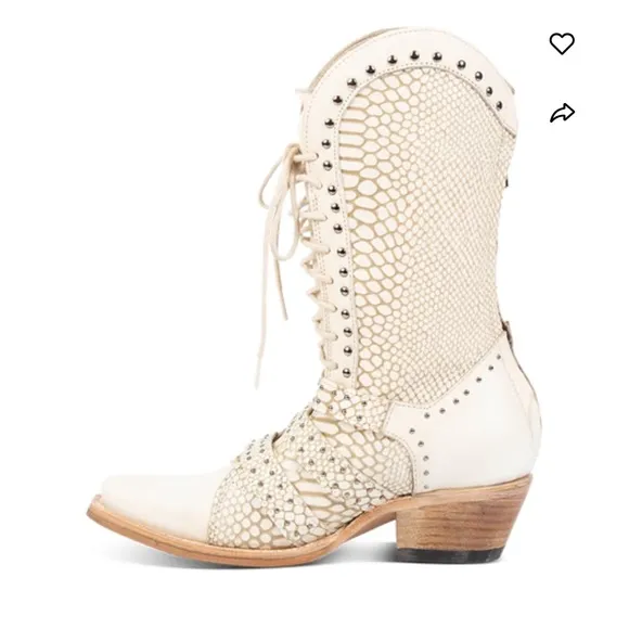New FreeBird WINNIE boots white snake size 8 new in the box size 8