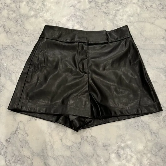 NEW HOUSE OF HARLOW Nicole Richie Faux Vegan Black Leather Shorts Bottoms