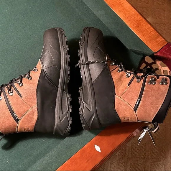 New in Box Duluth Trading Co Men’s Boots, sz 11