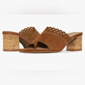 New in box NYDJ Women's Alanah Heeled Suede Mule Sandal size 8.5 Color Cognac