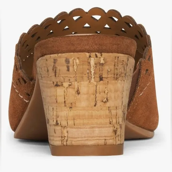 New in box NYDJ Women's Alanah Heeled Suede Mule Sandal size 8.5 Color Cognac