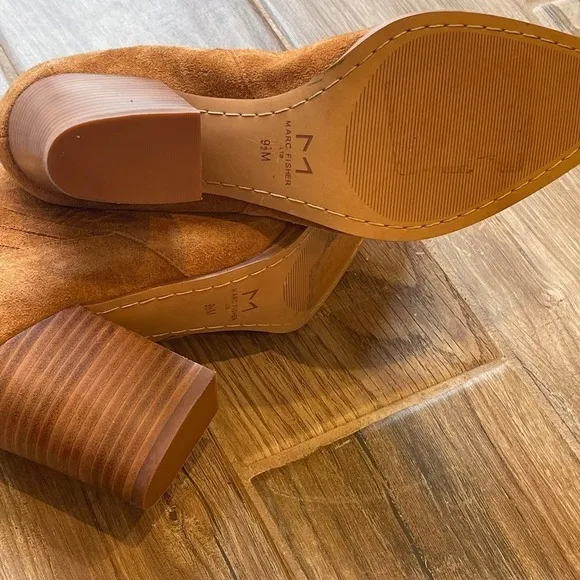NEW Marc Fisher Mlalva Point Toe Suede Bootie Chesnut Size 9.5M