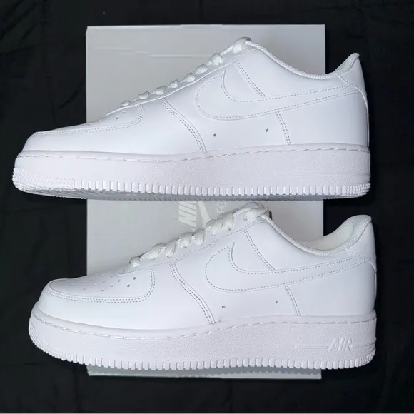 NEW Men's White Nike Air Force 1