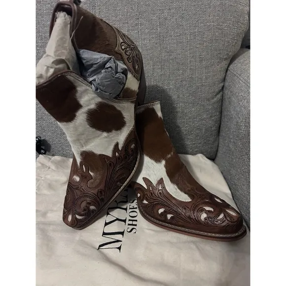 New Myra Horse Jane Bootie Size 8‎  Western Hand Tooled Leather Hair on hide Bag