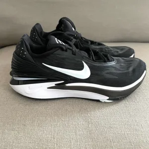 NEW Nike Air Zoom G.T. Cut 2 Sneakers Black White Basketball Shoes Men’s Size 9
