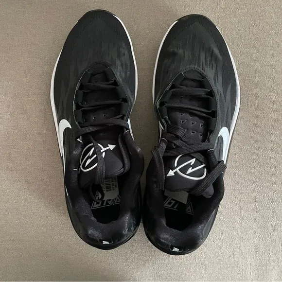 NEW Nike Air Zoom G.T. Cut 2 Sneakers Black White Basketball Shoes Men’s Size 9