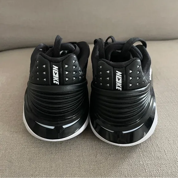 NEW Nike Air Zoom G.T. Cut 2 Sneakers Black White Basketball Shoes Men’s Size 9