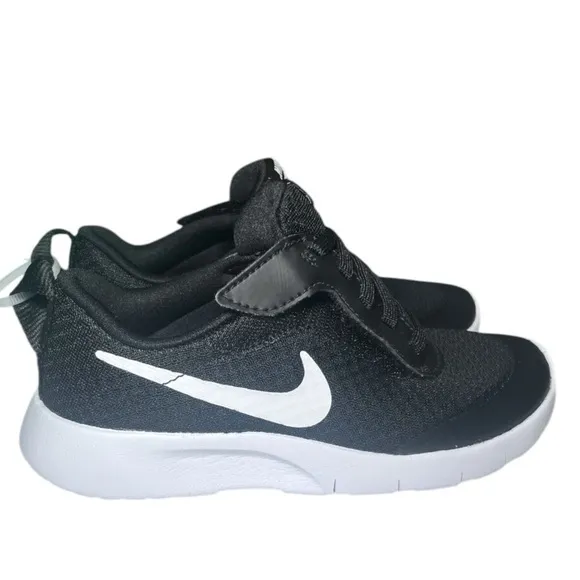 NEW Nike Kids' Tanjun EZ Sneaker Size 12.5